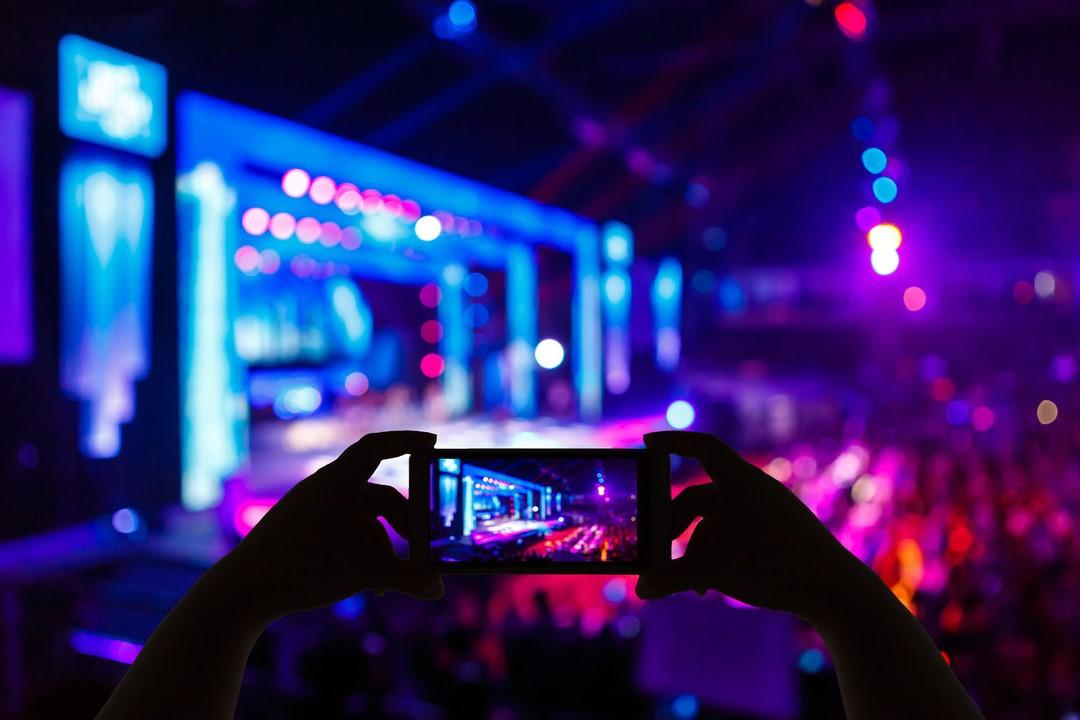 How to Create a Memorable Experience for Your Audience with Your Speaker