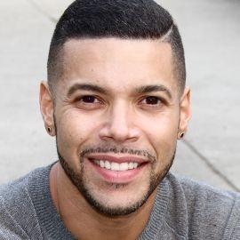 Wilson Cruz - Professional null Speaker