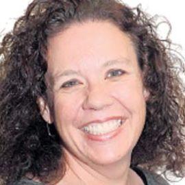 Hollie Delaney - Professional null Speaker