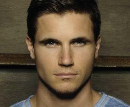 Robbie Amell - Professional null Speaker