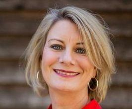 Lisa Robertson - Professional null Speaker