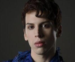 Jordan Gavaris - Professional null Speaker