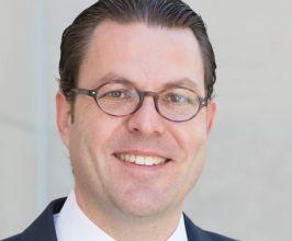 Urs Gasser - Professional null Speaker