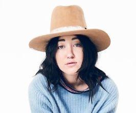 Noah Cyrus - Professional null Speaker