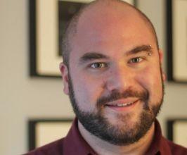 Altay Guvench - Professional null Speaker