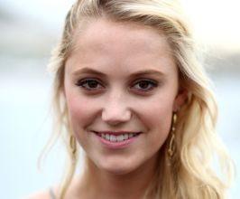 Maika Monroe - Professional null Speaker