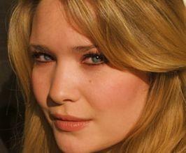 Sarah J. Maas - Professional null Speaker