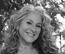 Marta Kauffman - Professional null Speaker