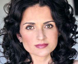 Jenni Pulos - Professional null Speaker