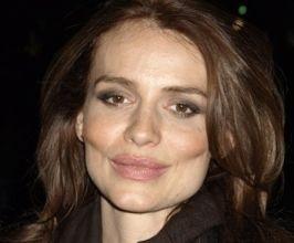Saffron Burrows - Professional null Speaker