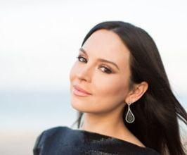 Lola Astanova - Professional null Speaker