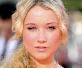 Katrina Bowden - Professional null Speaker