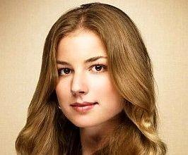 Emily VanCamp - Professional null Speaker