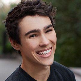 Max Schneider - Professional null Speaker