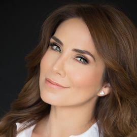 Laura Posada - Professional null Speaker