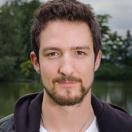 Frank Turner - Professional null Speaker