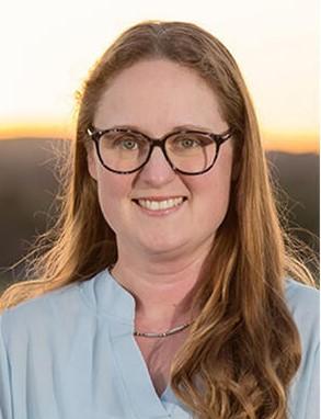 Anna Mracek Dietrich - Professional null Speaker