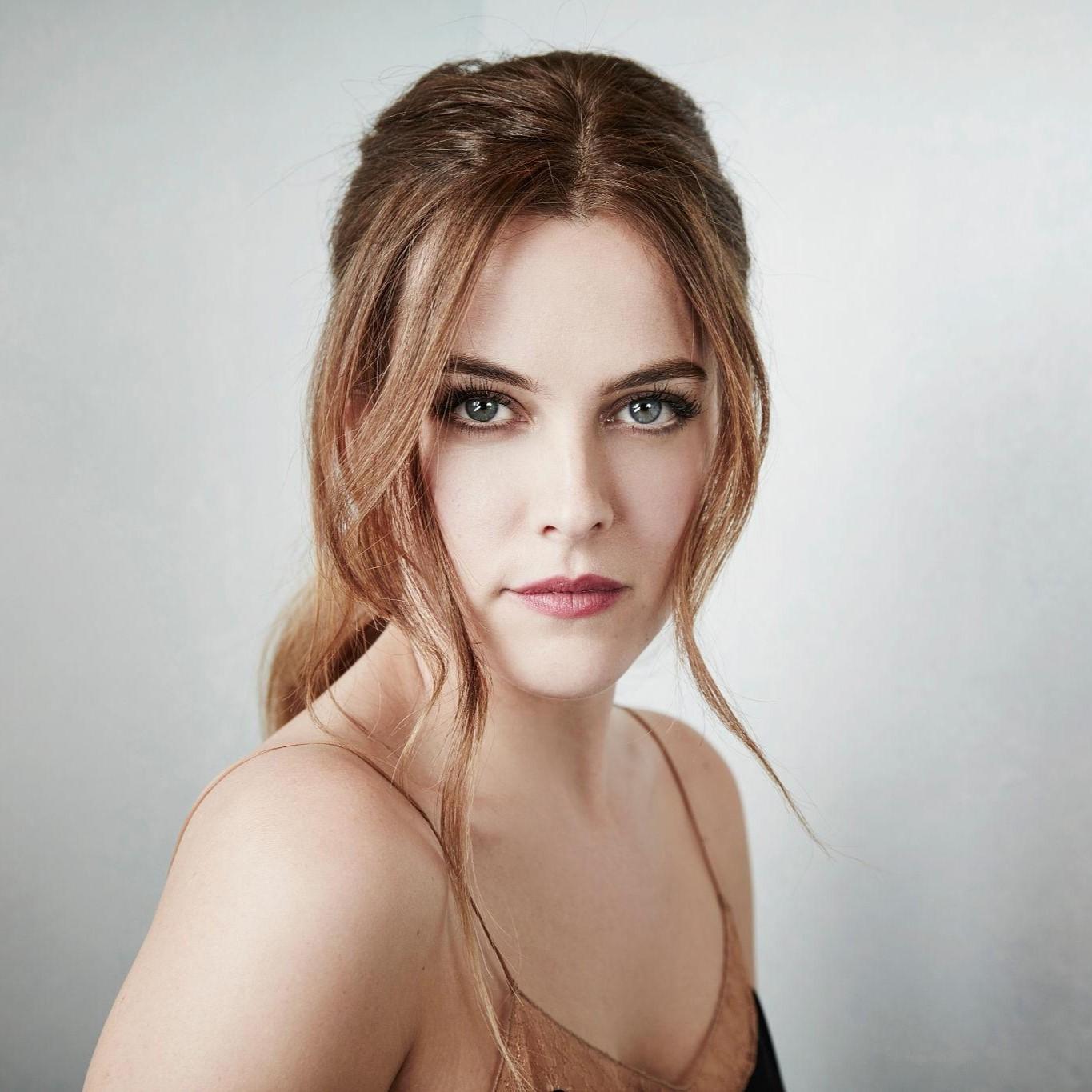 Riley Keough - Professional null Speaker