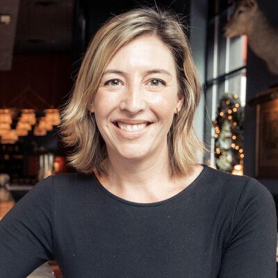 Molly Wood - Professional null Speaker