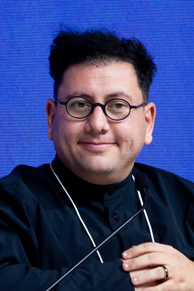 Refik Anadol - Professional Speakers Booking