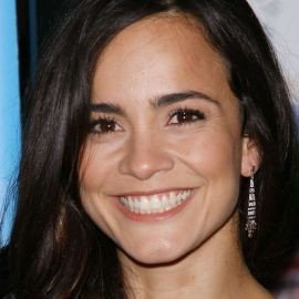 Alice Braga - Professional null Speaker