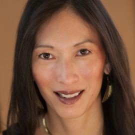 Denise Lee Yohn - Professional null Speaker