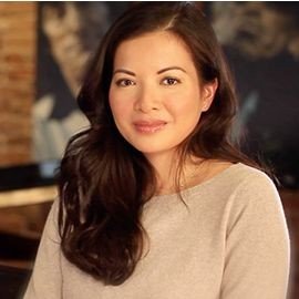 Jenny Santi - Professional Speakers Booking