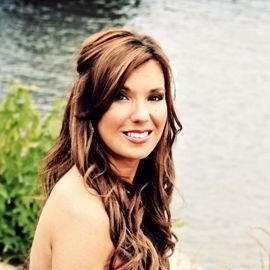 Mandy Hale - Professional Speakers Booking