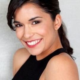 Alicia Sixtos - Professional null Speaker