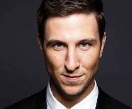 Pablo Schreiber - Professional null Speaker