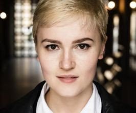 Veronica Roth - Professional null Speaker