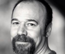 Danny Burstein - Professional null Speaker