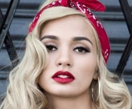 Pia Mia - Professional null Speaker