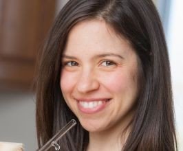 Gena Hamshaw - Professional Speakers Booking