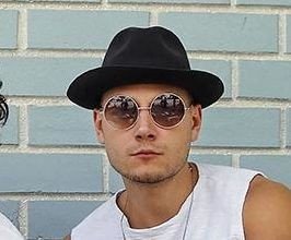 Lukas Graham - Professional null Speaker