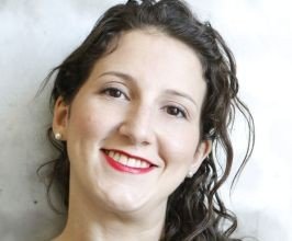 Sara Armour - Professional null Speaker