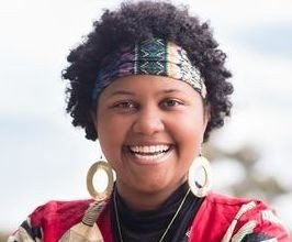 Zoe Schneider - Professional null Speaker