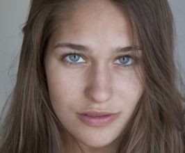 Lola Kirke - Professional null Speaker