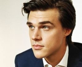 Finn Wittrock - Professional null Speaker