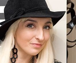 Gala Darling - Professional null Speaker