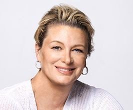 Kristin Hannah - Professional null Speaker
