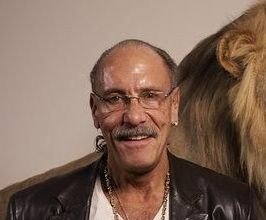 Les Gold - Professional null Speaker