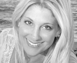 Nikki Moustaki - Professional null Speaker