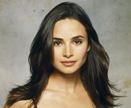 Mia Maestro - Professional null Speaker