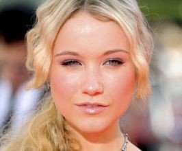 Katrina Bowden - Professional null Speaker