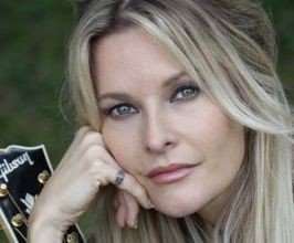 Elizabeth Cook - Professional null Speaker