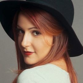 Davina Leone - Professional null Speaker