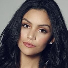 Bianca Santos - Professional null Speaker