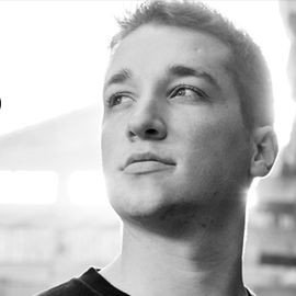 Louis Futon - Professional null Speaker