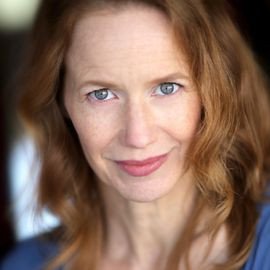 Laura Cayouette - Professional null Speaker